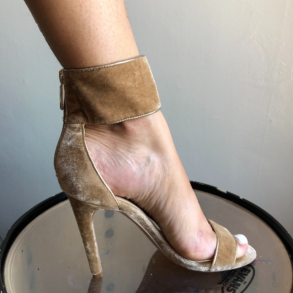 Karl Lagerfeld nude velvet stilettos size 6
